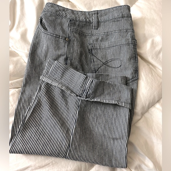 100% cotton Conductor stripe capris - Picture 12 of 16